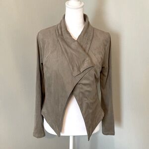 NWOT Romeo and Juliet couture taupe/grey blazer
